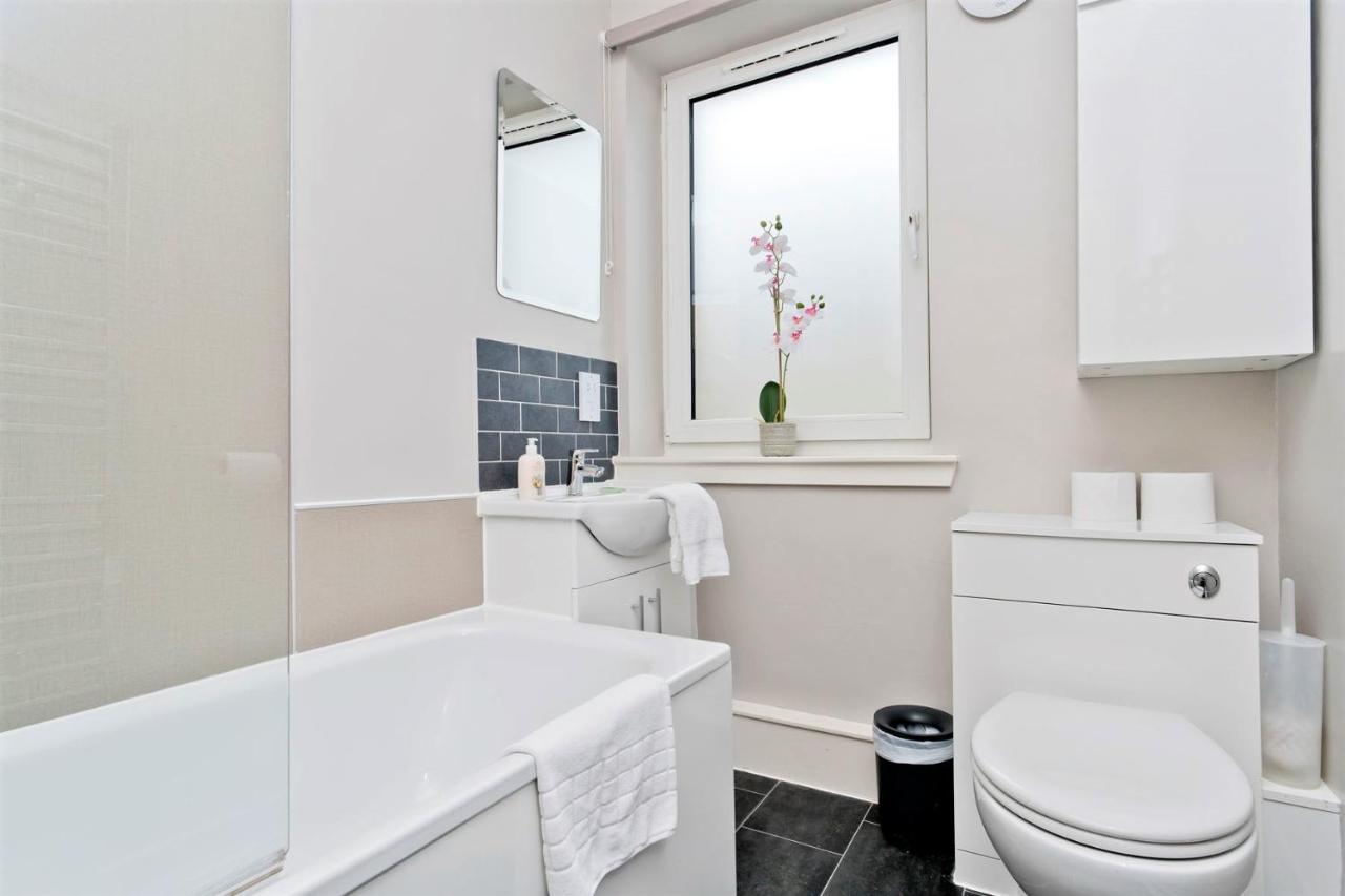 אדינבורו Charming Old Town 2 Bed Apt, 2Mins From Royal Mile מראה חיצוני תמונה