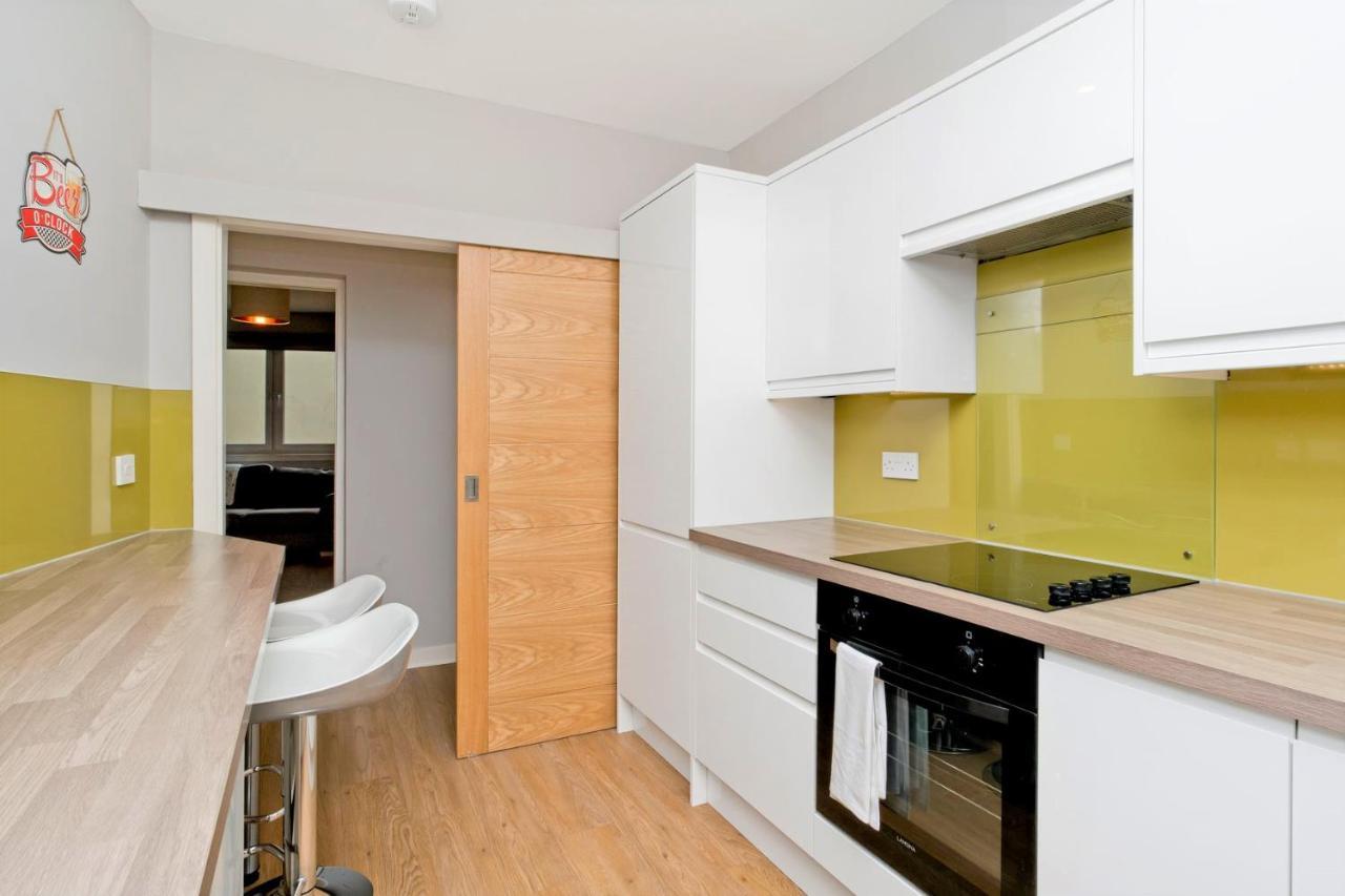 אדינבורו Charming Old Town 2 Bed Apt, 2Mins From Royal Mile מראה חיצוני תמונה