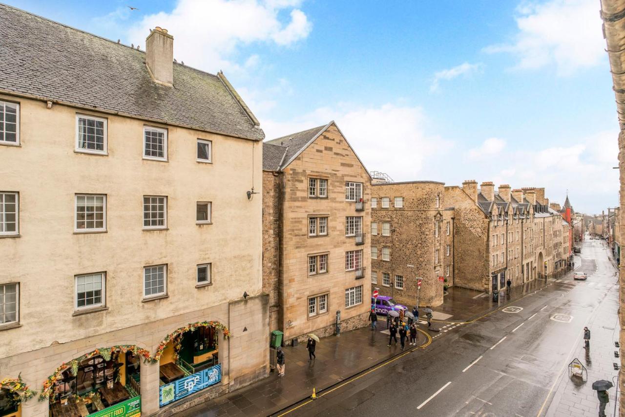 אדינבורו Charming Old Town 2 Bed Apt, 2Mins From Royal Mile מראה חיצוני תמונה