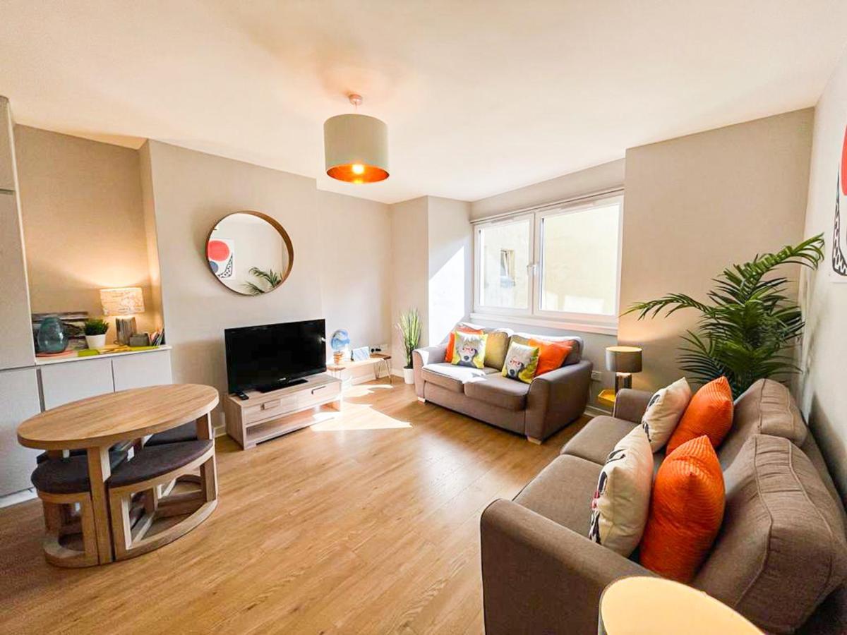 אדינבורו Charming Old Town 2 Bed Apt, 2Mins From Royal Mile מראה חיצוני תמונה