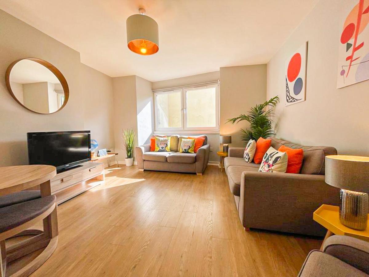 אדינבורו Charming Old Town 2 Bed Apt, 2Mins From Royal Mile מראה חיצוני תמונה
