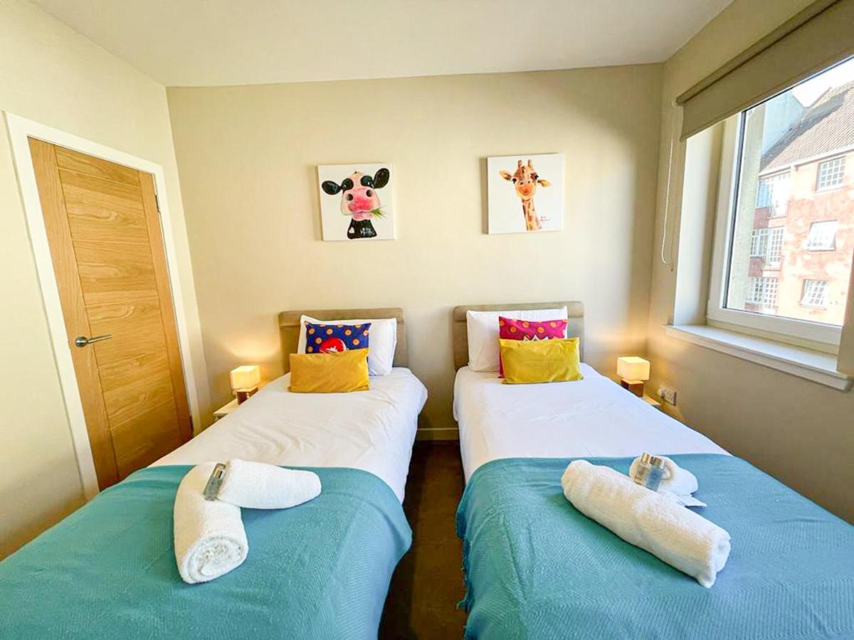אדינבורו Charming Old Town 2 Bed Apt, 2Mins From Royal Mile מראה חיצוני תמונה