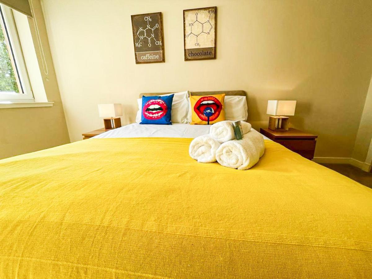 אדינבורו Charming Old Town 2 Bed Apt, 2Mins From Royal Mile מראה חיצוני תמונה